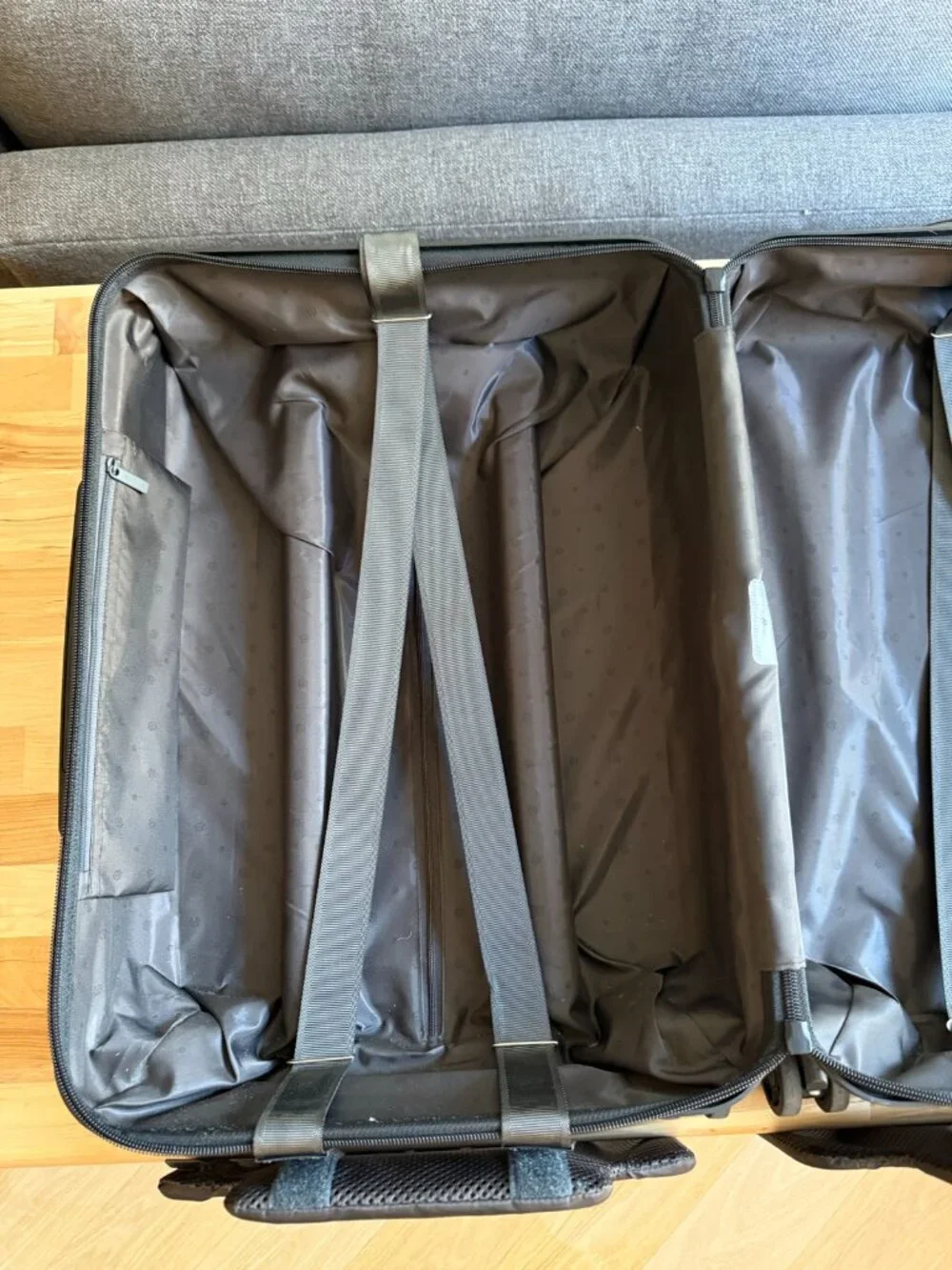 RIMOWA Essential Cabin Carry-On Suitcase Matte Black 36L